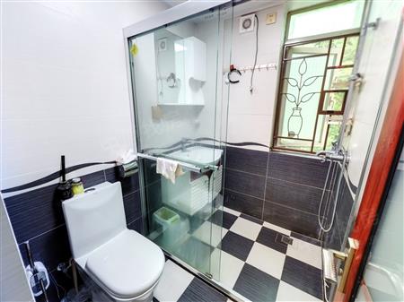 倚山花园（三期）-卫生间