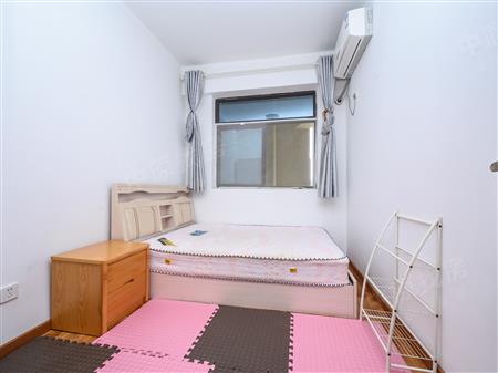 金亨利首府-次卧