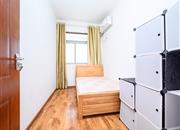 金亨利首府-次卧