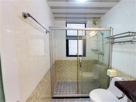 半岛城邦花园一期-卫生间