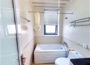 半岛城邦花园一期-卫生间