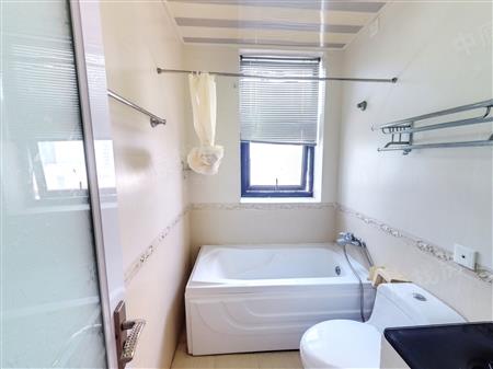 半岛城邦花园一期-卫生间