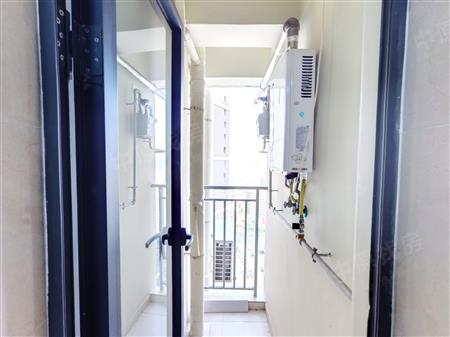 金地龙城中央-阳台