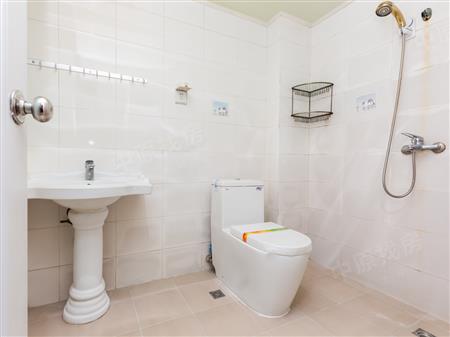 西城上筑花园-卫生间