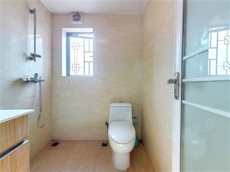 倚龙华庭-卫生间