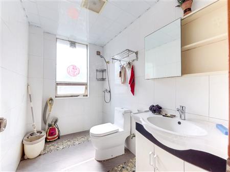 鸿瑞花园一期-卫生间