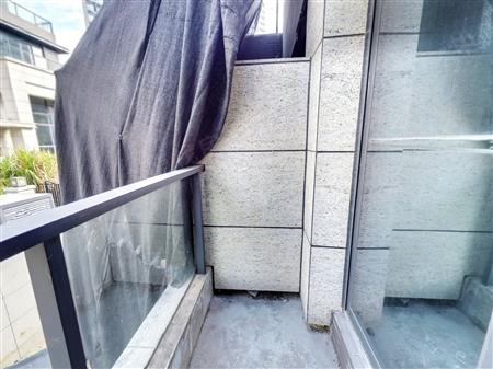 金众云山栖-阳台