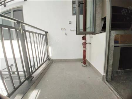 德弘天下华府-阳台