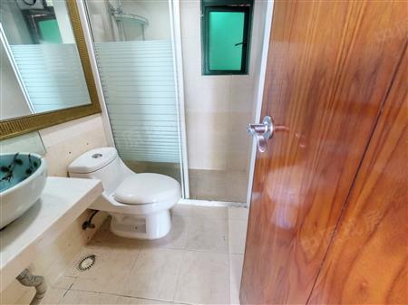 港城华庭-卫生间