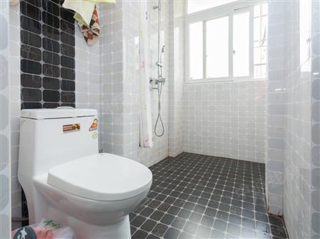 兴华花园-卫生间