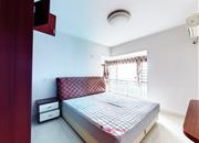 布吉中心花园-主卧