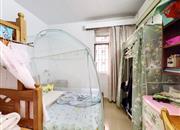 布心花园三区-主卧