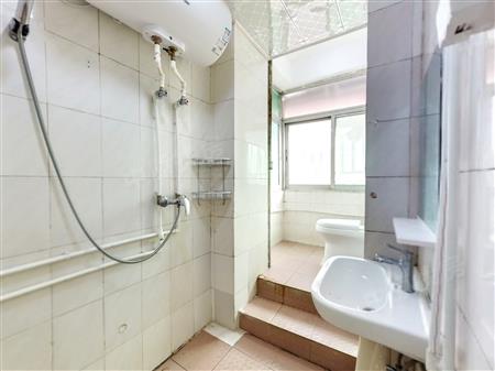 兴华花园-卫生间