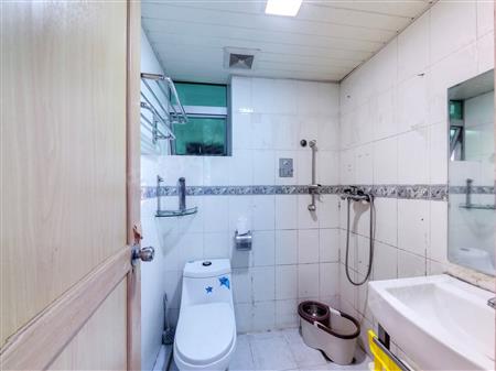 阳光花园-卫生间