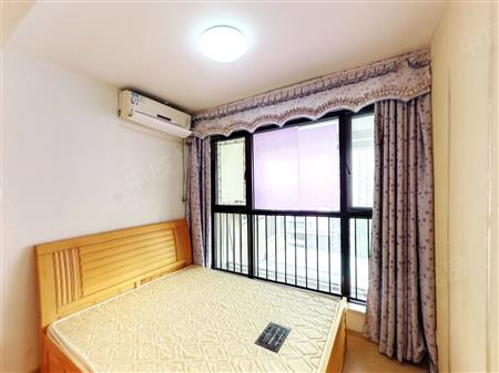 中海西岸华府北区-次卧