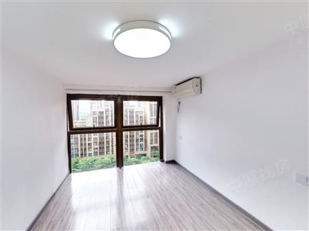 龙光玖云著大楼-次卧