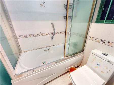 港城华庭-卫生间