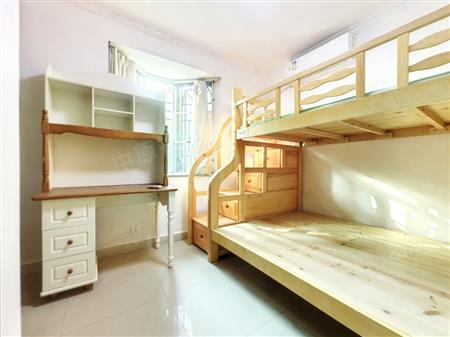 东方半岛花园-次卧