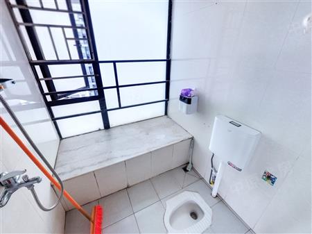 东方明珠城-卫生间