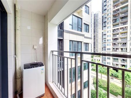 金地龙城中央（二期）-阳台