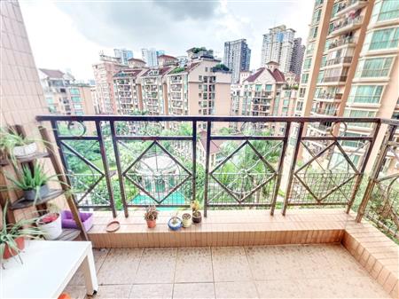 鸿瑞花园三期-阳台