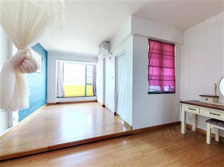 百仕达东郡-次卧