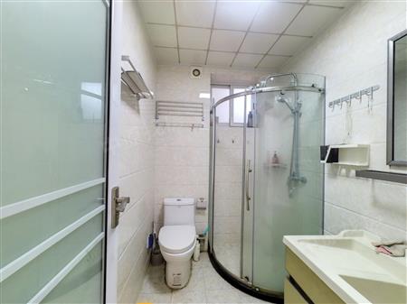 倚山花园（三期）-卫生间