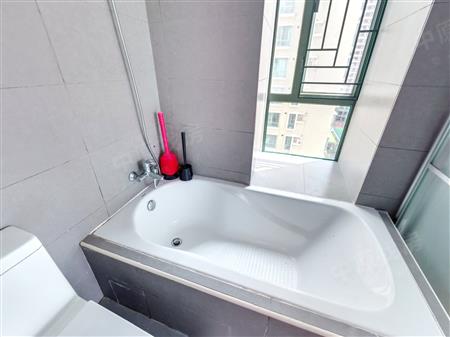 君逸华府-卫生间