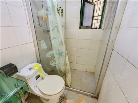 港城华庭-卫生间