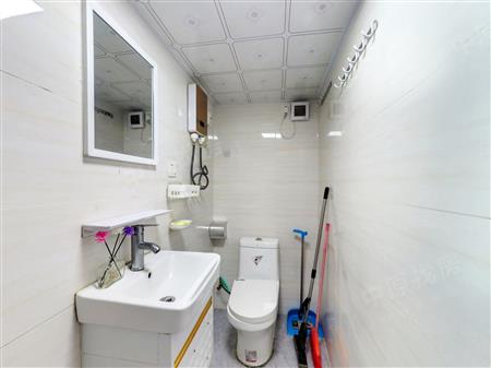 龙光玖云著大楼-卫生间