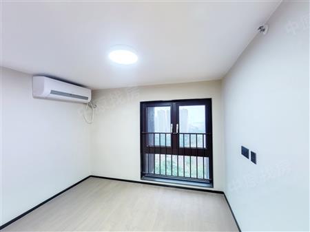 万科麓山（万科麓城四期商办、金域领峰花园)-次卧