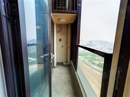 万科麓山（万科麓城四期商办、金域领峰花园)-阳台