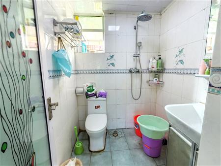 阳光花园-卫生间