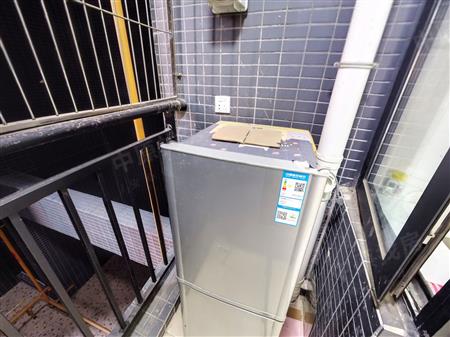 儒骏城立方-阳台