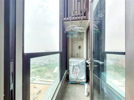 万科麓山（万科麓城四期商办、金域领峰花园)-阳台