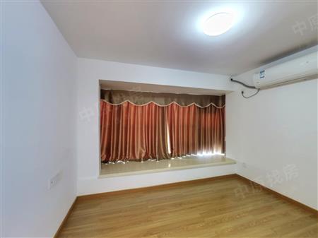 远洋新干线(晶钻广场)-次卧