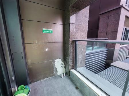 新锦安海纳公馆-阳台