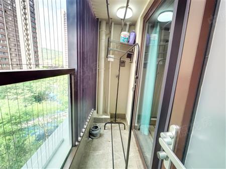 万科麓山（万科麓城四期商办、金域领峰花园)-阳台