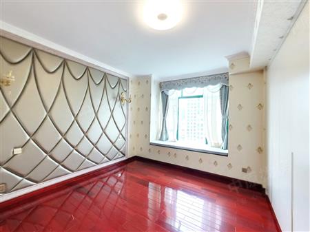 百仕达花园二期-主卧