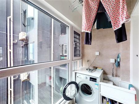 儒骏城立方-阳台