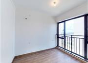 中骏云景府-次卧