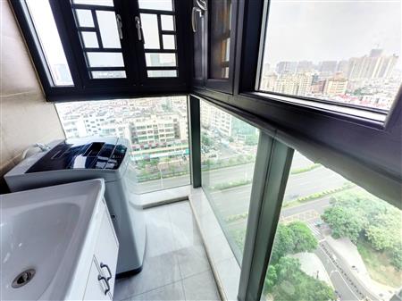 德弘基创客居-阳台