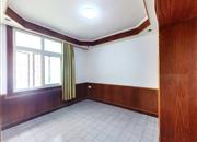 新安中学住宅楼-主卧