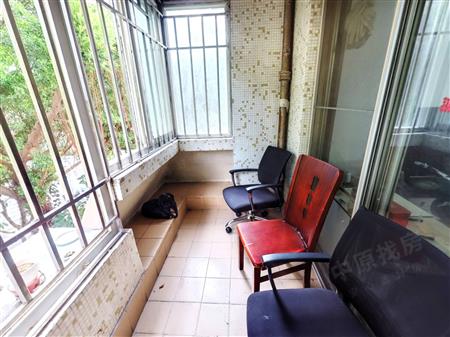 半岛花园A区-阳台