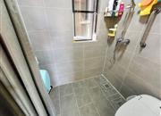 荣德荣郡轩-卫生间