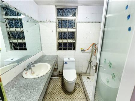 泰华大厦-卫生间