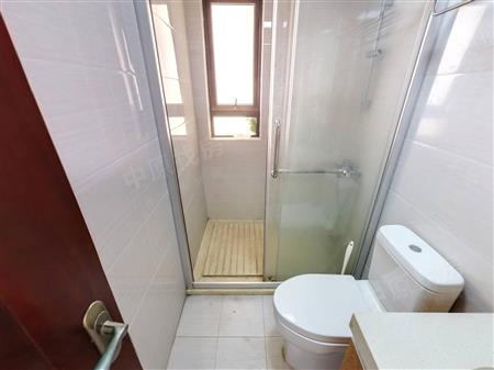 德润荣君府-卫生间