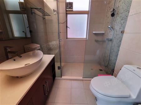 中海华庭-卫生间