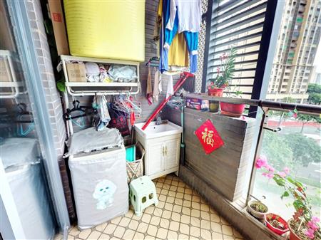 潜龙曼海宁花园（南区）-阳台