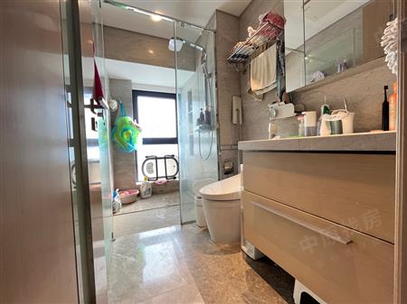 半岛城邦花园三期-卫生间